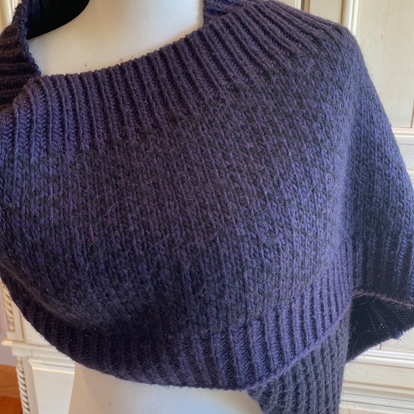 Lululemon Wrap Scarf - Picture 2 of 4